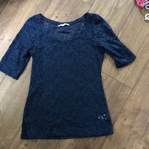 Like new flower peek a boo top